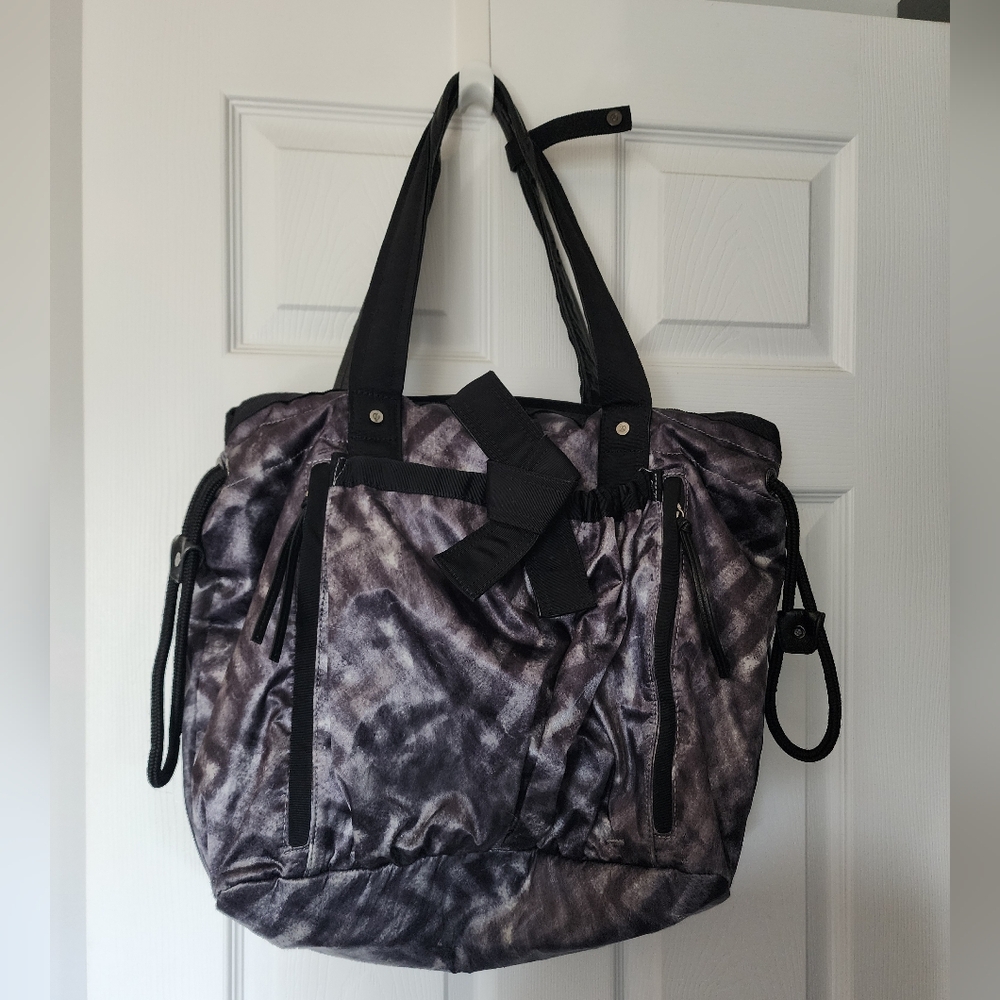 Lululemon bag